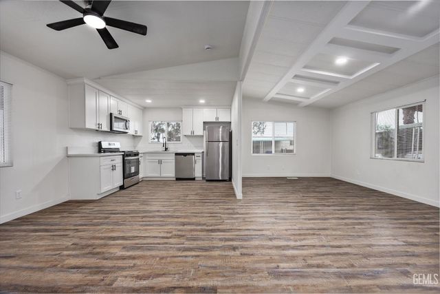 294 Florence Lane, Bakersfield, CA 93308