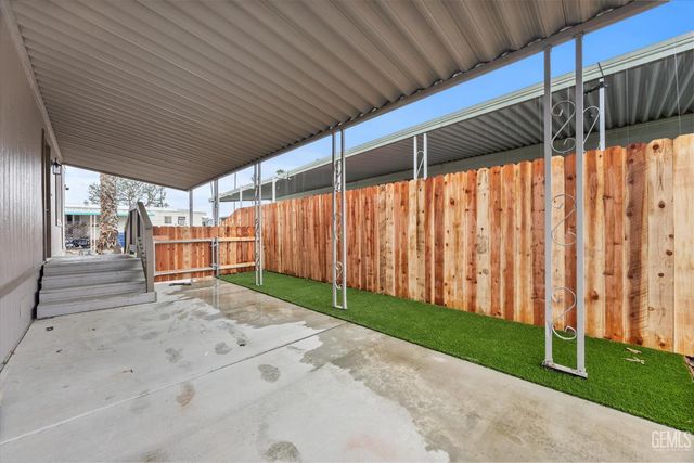 294 Florence Lane, Bakersfield, CA 93308