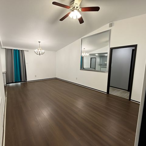 920 Crockett Street, Midlothian, TX 76065