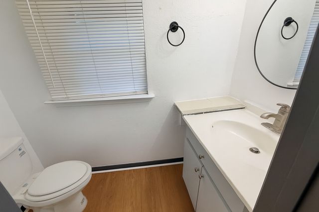 920 Crockett Street, Midlothian, TX 76065