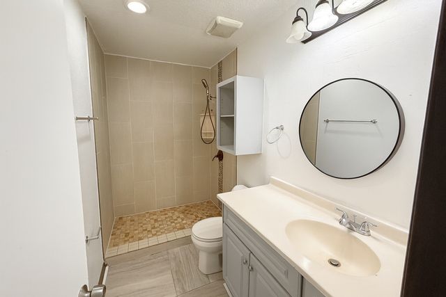 920 Crockett Street, Midlothian, TX 76065