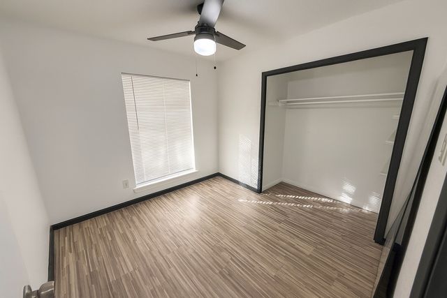 920 Crockett Street, Midlothian, TX 76065