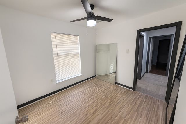 920 Crockett Street, Midlothian, TX 76065