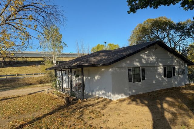 920 Crockett Street, Midlothian, TX 76065