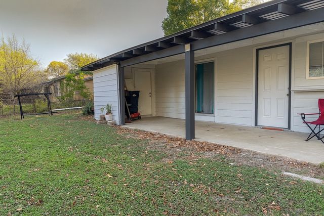 920 Crockett Street, Midlothian, TX 76065