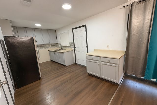 920 Crockett Street, Midlothian, TX 76065