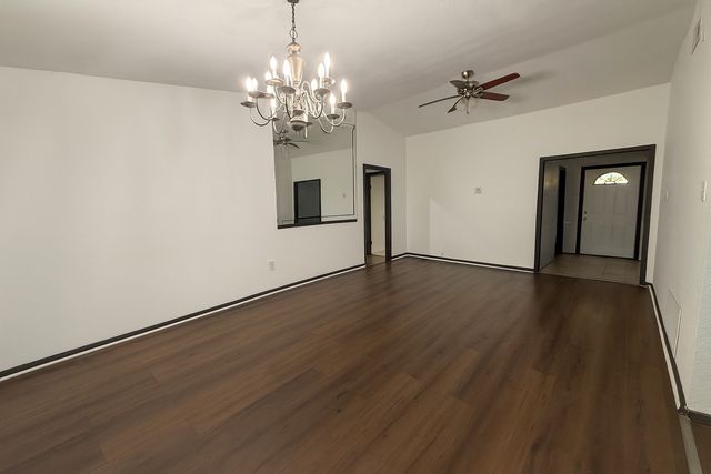 920 Crockett Street, Midlothian, TX 76065