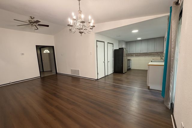 920 Crockett Street, Midlothian, TX 76065