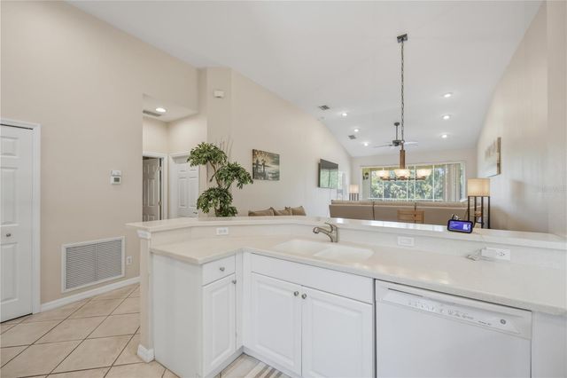 5629 KEY LARGO COURT B06, Bradenton, FL 34203