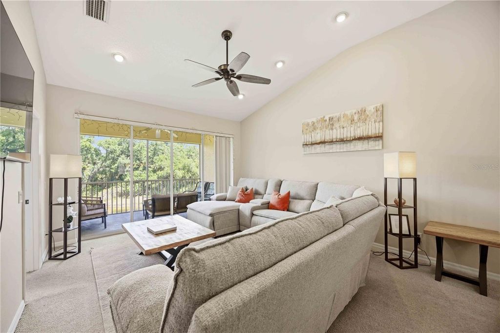 Image 11 of property listing at 5629 KEY LARGO COURT B06, Bradenton, FL 34203