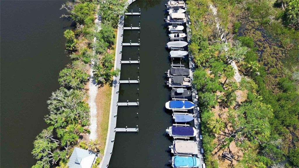 Image 4 of property listing at 5629 KEY LARGO COURT B06, Bradenton, FL 34203