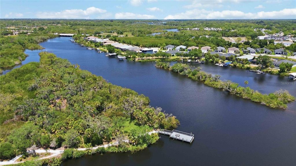 Image 44 of property listing at 5629 KEY LARGO COURT B06, Bradenton, FL 34203