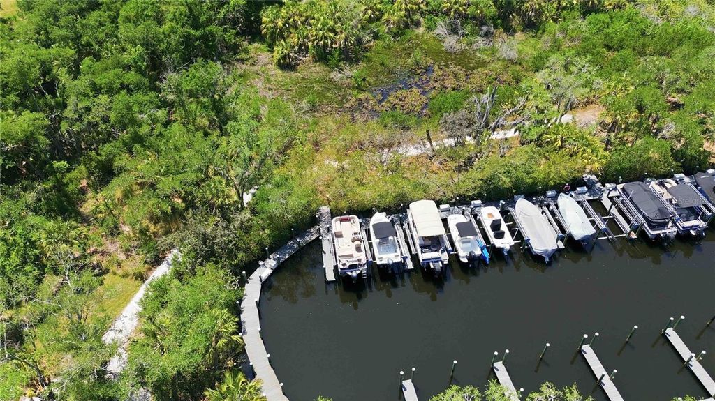 Image 51 of property listing at 5629 KEY LARGO COURT B06, Bradenton, FL 34203