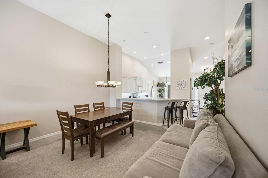 Image 10 of property listing at 5629 KEY LARGO COURT B06, Bradenton, FL 34203