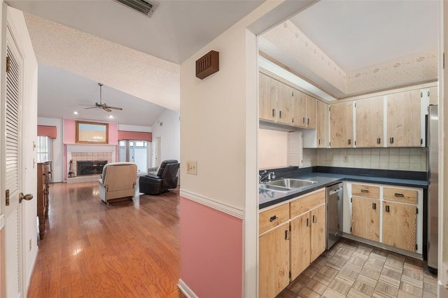 2064 SE 37TH COURT CIRCLE, Ocala, FL 34471