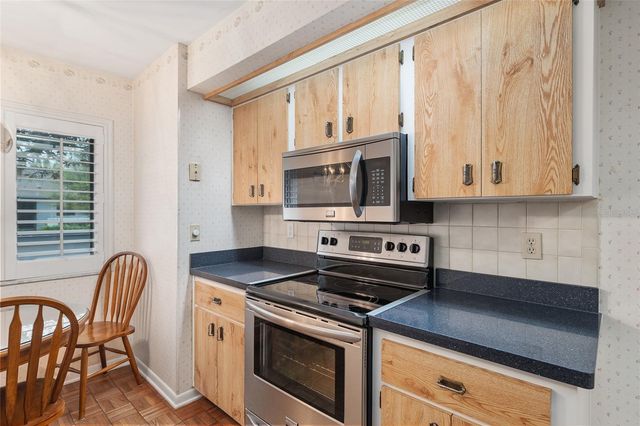 2064 SE 37TH COURT CIRCLE, Ocala, FL 34471