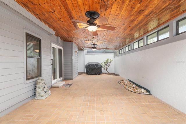 2064 SE 37TH COURT CIRCLE, Ocala, FL 34471