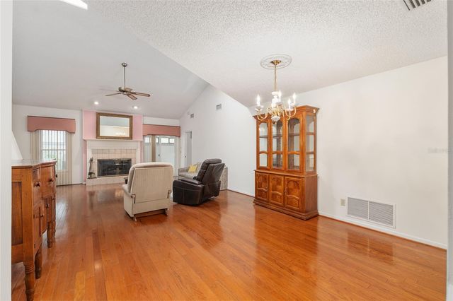 2064 SE 37TH COURT CIRCLE, Ocala, FL 34471