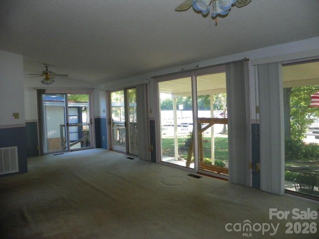 105 Dogwood Circle, New London, NC 28127
