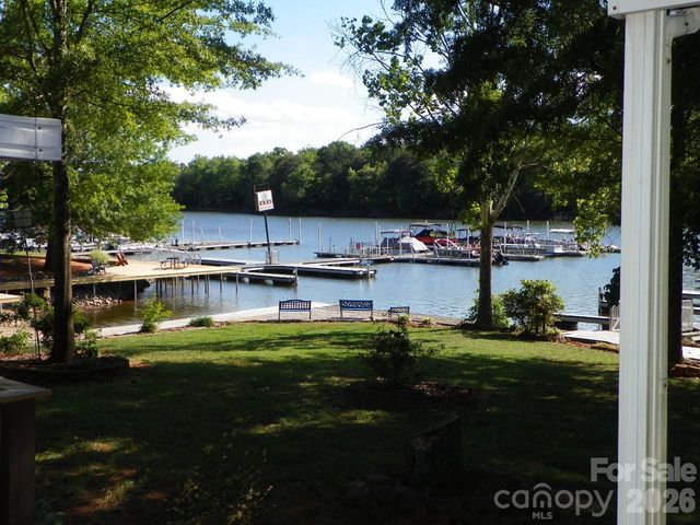 105 Dogwood Circle, New London, NC 28127