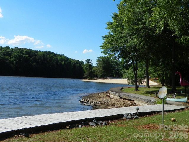 105 Dogwood Circle, New London, NC 28127