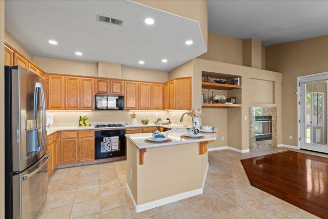 1924 Sunflower Ct, Modesto, CA 95356