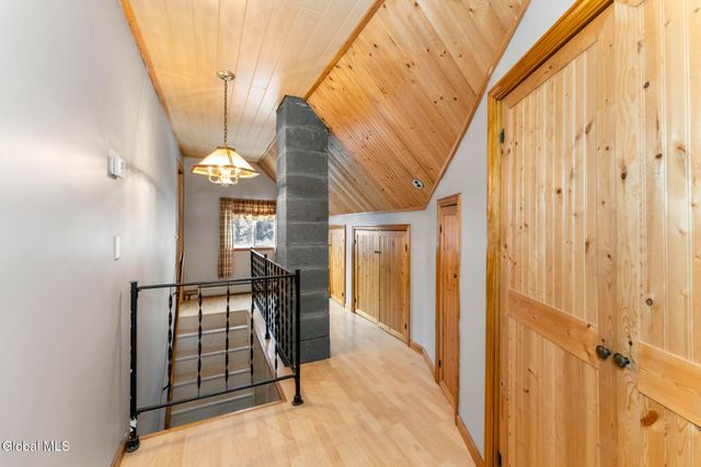 985 Hudson Avenue, Stillwater, NY 12170