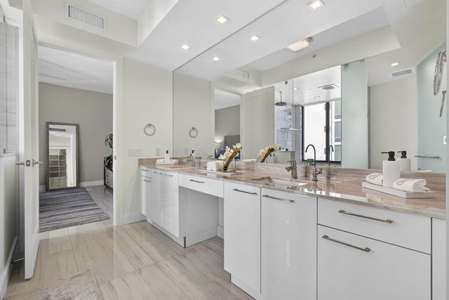 3 Water Club Way 1801, North Palm Beach, FL 33408