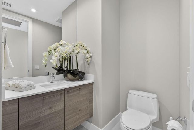 3 Water Club Way 1801, North Palm Beach, FL 33408