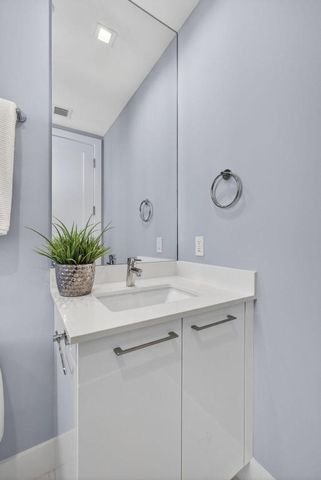 3 Water Club Way 1801, North Palm Beach, FL 33408