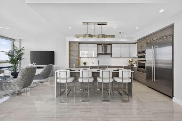 3 Water Club Way 1801, North Palm Beach, FL 33408