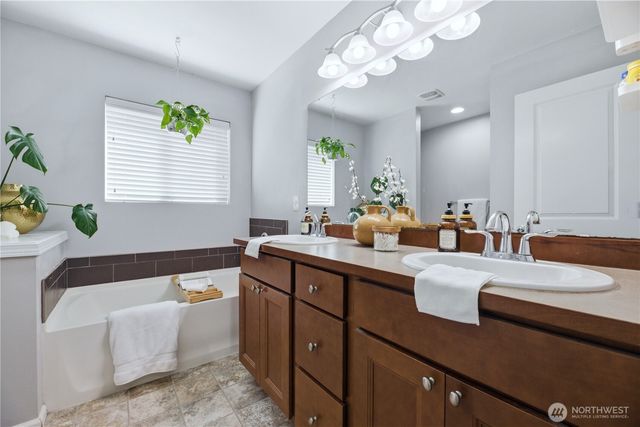 3077 Vista Verde Lane SW, Tumwater, WA 98512