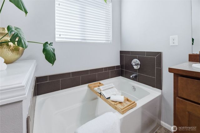 3077 Vista Verde Lane SW, Tumwater, WA 98512