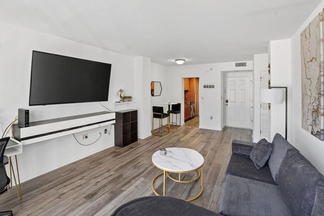 1280 W Peachtree NW Street 1702, Atlanta, GA 30309