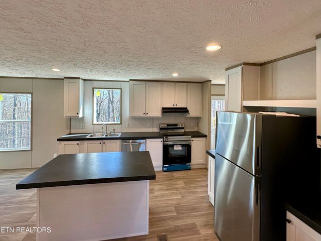 478 Skyline Drive, Harriman, TN 37748