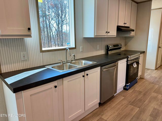 478 Skyline Drive, Harriman, TN 37748