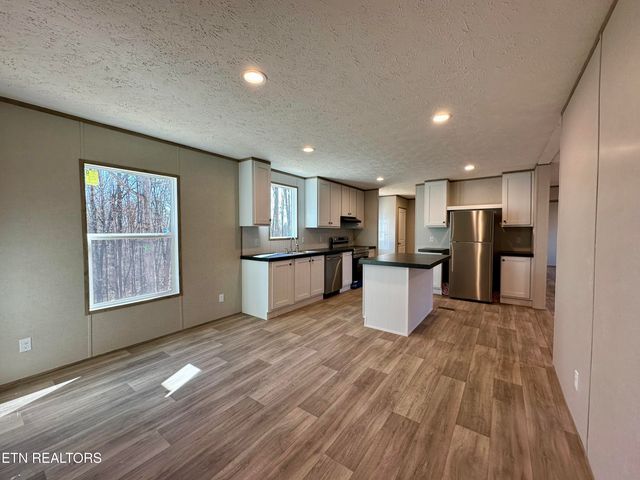 478 Skyline Drive, Harriman, TN 37748