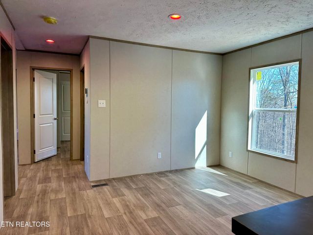 478 Skyline Drive, Harriman, TN 37748