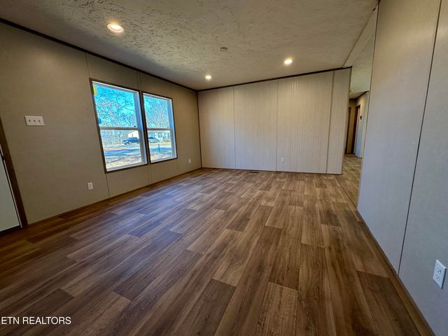 478 Skyline Drive, Harriman, TN 37748