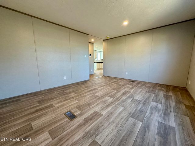 478 Skyline Drive, Harriman, TN 37748