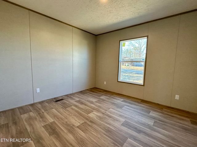 478 Skyline Drive, Harriman, TN 37748