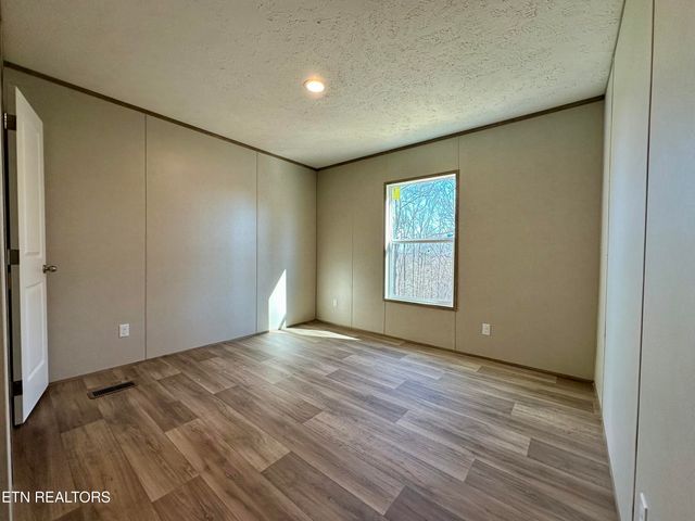 478 Skyline Drive, Harriman, TN 37748