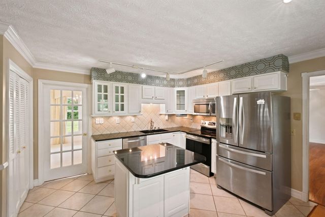 296 Elliston, Richmond, KY 40475