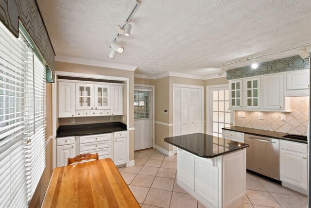 296 Elliston, Richmond, KY 40475