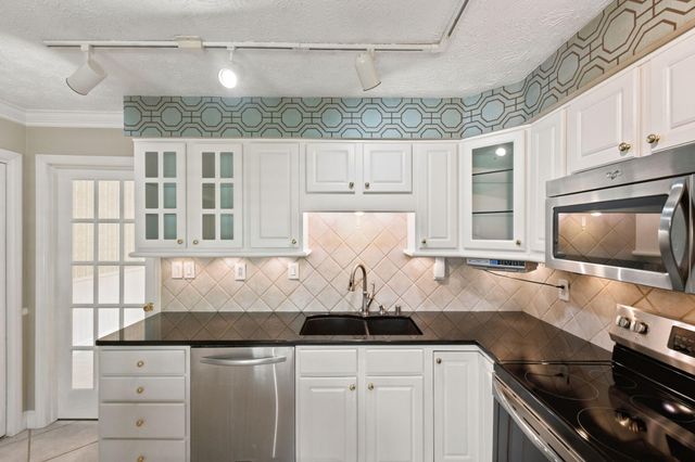 296 Elliston, Richmond, KY 40475