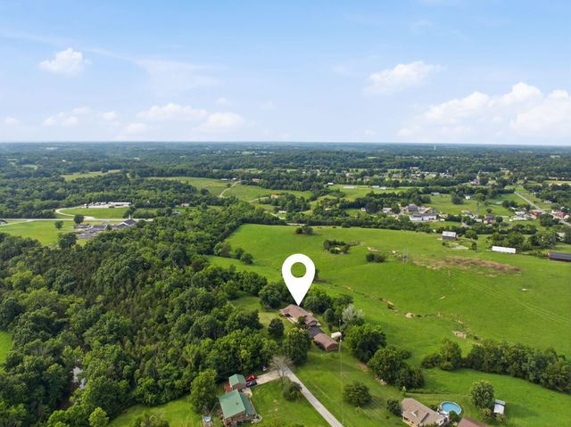 296 Elliston, Richmond, KY 40475