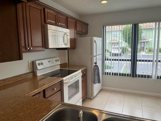 796 HILL Drive A, West Palm Beach, FL 33415