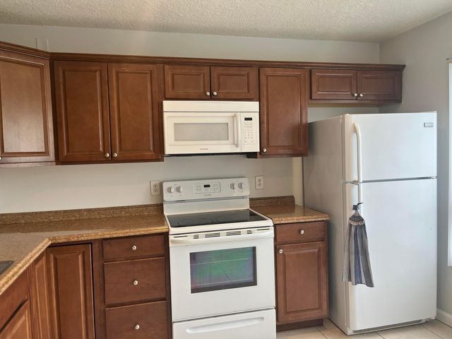 796 HILL Drive A, West Palm Beach, FL 33415