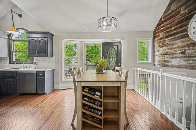 8501 N McDonald Avenue, Kansas City, MO 64153