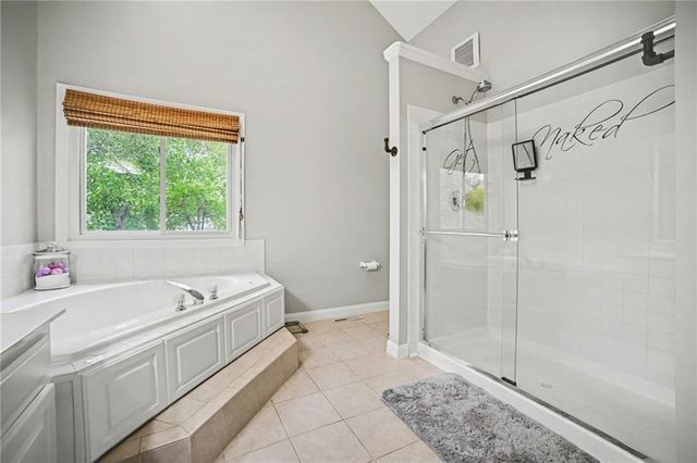 8501 N McDonald Avenue, Kansas City, MO 64153